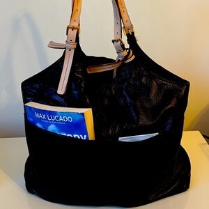 Michael Kors Black Leather Tote Bag with lots of compartments